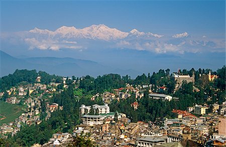 simsearch:841-03489700,k - Darjeeling, Bengale-occidental, l'Inde. Célèbre pour son thé et une station de colline de l'époque coloniale, l'Himalaya oriental, y compris le Mont Kanchenjunga. Photographie de stock - Rights-Managed, Code: 862-03731337