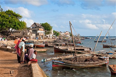 Kenya. Lamu s occupé waterfront avec nombreux dhows ancré dans le port. Photographie de stock - Rights-Managed, Code: 862-03731533