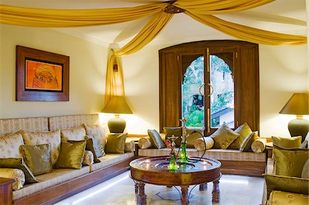 presidenziale - Kenya, Coast, Diani Beach. A Middle Eastern style sitting room in the Presidential Suite at Almanara Beach Resort. Fotografie stock - Rights-Managed, Codice: 862-03731668