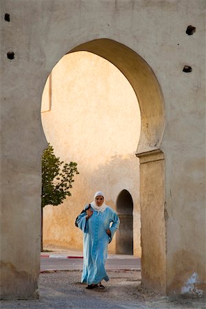 simsearch:862-03731838,k - Gate in the city walls of the Old Medina in Fes, Morocco Stock Photo - Rights-Managed, Code: 862-03731851