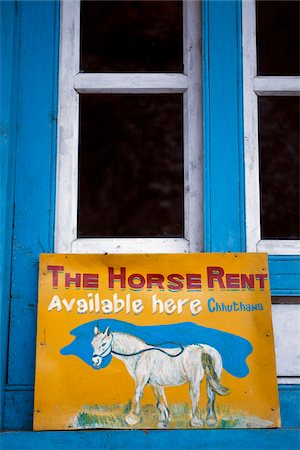simsearch:862-03731936,k - Nepal, Everest Region, Khumbu Valley. Horse rental sign on the Everest Base Camp Trail Fotografie stock - Rights-Managed, Codice: 862-03731923