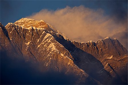 La vallée de Khumbu au Népal, région de l'Everest. Mont Everest au coucher du soleil. Photographie de stock - Rights-Managed, Code: 862-03731956