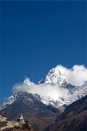 simsearch:862-03731972,k - Népal, Everest région, la vallée de Khumbu, Ana Dablan Peak. Une station de prière bouddhiste sur le sentier de l'Everest Base Camp. Photographie de stock - Rights-Managed, Code: 862-03731966