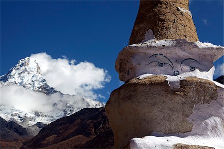 Nepal, Everest Region, Khumbu Valley, Ana Dablan Peak. A Buddhist prayer station on the Everest Base Camp trail. Foto de stock - Con derechos protegidos, Código: 862-03731967