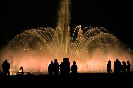 simsearch:862-03712916,k - Peru. The fountains and water features of Lima s magical Water Park are well worth a visit at night. Foto de stock - Con derechos protegidos, Código: 862-03732013