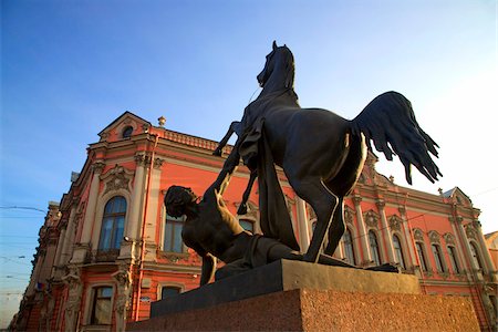 simsearch:862-03732224,k - Russie, Saint-Pétersbourg ; Un du cheval de quatre sculptures sur le Anitchikov plus sur Nevski Prospekt Photographie de stock - Rights-Managed, Code: 862-03732192