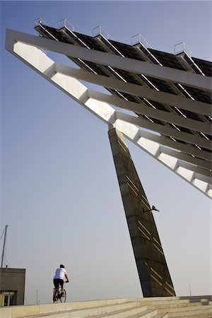 eco travel - Photovoltaic pergola 3700 m2, Forum zone, Barcelona, Spain Foto de stock - Con derechos protegidos, Código: 862-03732351