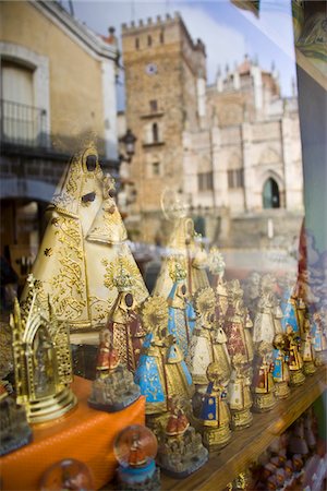 Souvenir shop and Monastery of Santa Maria de Guadalupe in Guadalupe, Caceres, Spain. Stock Photo - Rights-Managed, Code: 862-03732385