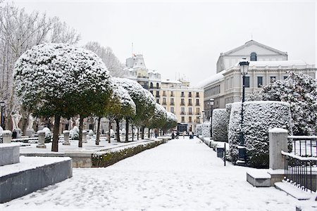 snow statue - Parque del Oeste, in front of Royal Palace, Palacio Real, Madrid, Spain Stock Photo - Rights-Managed, Code: 862-03732389