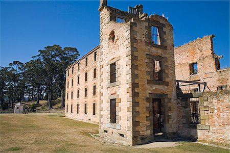 penitentiary - Australie, Tasmanie, la péninsule de Tasman, Port Arthur. Les ruines de la prison sur le Site historique de Port Arthur. La colonie pénitentiaire a été la plus grande prison de forçat de la Tasmanie, en opération depuis 1830 to1877. Photographie de stock - Rights-Managed, Code: 862-03807276