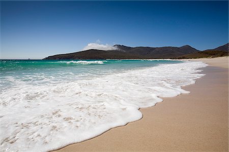 simsearch:862-03288729,k - Australia, Tasmania, Freycinet National Park.  Wineglass Bay. Foto de stock - Con derechos protegidos, Código: 862-03807279