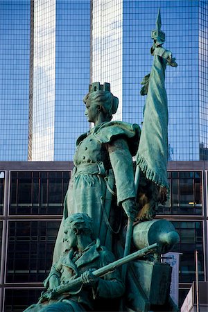 simsearch:862-03361592,k - Statue of La Defense of Paris in the main business district of Paris, La Defense, France Fotografie stock - Rights-Managed, Codice: 862-03807416