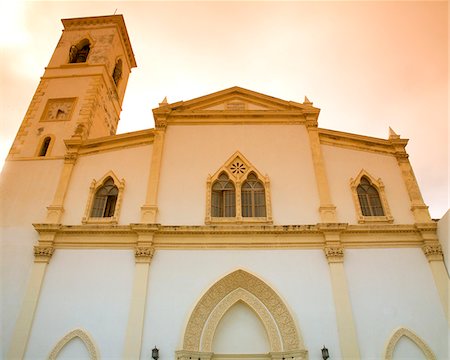 simsearch:862-03737306,k - Tripoli, Libye ; La façade de Santa Maria degli Angeli, l'église catholique dans le centre historique Photographie de stock - Rights-Managed, Code: 862-03807875