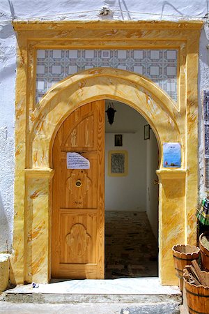 simsearch:862-03354616,k - Tripoli, Libya; The door to the Gurgi Mosque just behind the Aurelian Arch Foto de stock - Con derechos protegidos, Código: 862-03807887