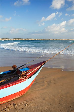 Bateau de pêche sur la plage de Tofo Tofo, Inhambane (Mozambique) Photographie de stock - Rights-Managed, Code: 862-03807925