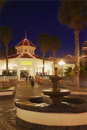 simsearch:862-03808476,k - Le Casino de la promenade au crépuscule, Summerstrand, Port Elizabeth, Cap oriental, Afrique du Sud Photographie de stock - Rights-Managed, Code: 862-03808422