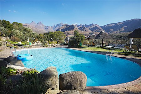 simsearch:862-03808511,k - Swimming pool at Cathedral Peak Hotel, Cathedral Peak Nature Reserve, Ukhahlamba-Drakensberg Park, KwaZulu-Natal, South Africa Foto de stock - Con derechos protegidos, Código: 862-03808432