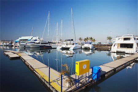 simsearch:862-03808402,k - Boats docked in Royal Natal Yacht Club, Victoria Embankment, Durban, KwaZulu-Natal, South Africa Foto de stock - Con derechos protegidos, Código: 862-03808453