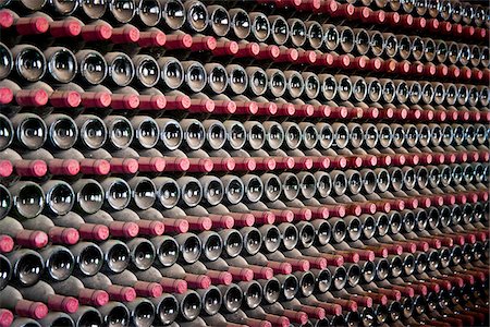 Île de Lanzarote. Appartient aux îles Canaries et sa formation est due à une activité volcanique récente. Espagne. À La Geria, les vins sont produits dans la cendre volcanique complet. Photographie de stock - Rights-Managed, Code: 862-03808569