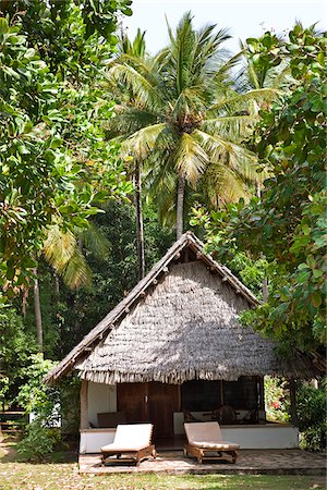 simsearch:862-03731896,k - Un gîte attrayant au Capricorne Beach Cottages, juste au nord de Pangani sur l'océan Indien. Photographie de stock - Rights-Managed, Code: 862-03808668