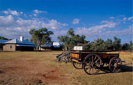 red centre - Australie, Northern Territory, Alice Springs.Alice Springs Telegraph Station historique réserve a été créée en 1872 pour relayer des messages entre Darwin et Adélaïde et marque le site original de la première colonie européenne à Alice Springs. Photographie de stock - Rights-Managed, Code: 862-03820167