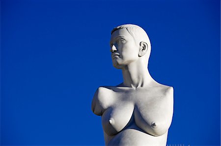 simsearch:862-03353147,k - Die umstrittene Skulptur Alison Lapper Pregnant von Mark Quinn inf Trafalgar Square in London. Stockbilder - Lizenzpflichtiges, Bildnummer: 862-03820331