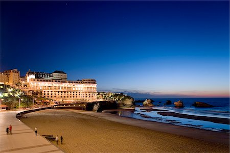 simsearch:862-06825541,k - Grande Plage, plage, Biarritz, Pyrénées Atlantiques, Aquitaine, France Photographie de stock - Rights-Managed, Code: 862-03887733