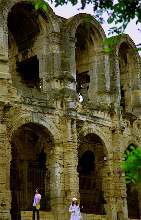 Arles; Bouches du Rhone, Frankreich; Detail der Bögen auf das Amphitheater Stockbilder - Lizenzpflichtiges, Bildnummer: 862-03887765