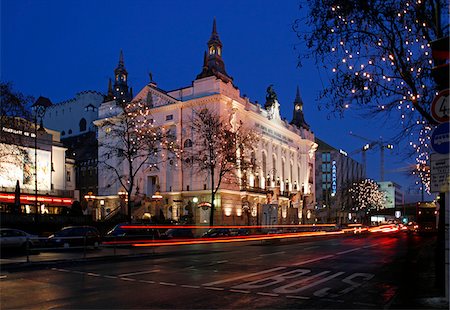 street lights in germany - The Theatre of the West in Berlin Charlottenburg, Germany Stock Photo - Rights-Managed, Code: 862-03887842