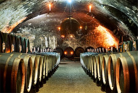 Wine cellar, castle Johannisburg, Rhine district, Hesse, Germany Foto de stock - Con derechos protegidos, Código: 862-03887969