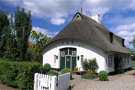 Thatched roof cottage in Sieseby, Schlei, Schleswig-Holstein, Germany Stock Photo - Rights-Managed, Code: 862-03888054