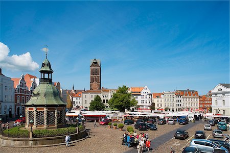 simsearch:862-03887941,k - Market square, Wismar, Mecklenburg-Western Pomerania, Germany Stock Photo - Rights-Managed, Code: 862-03888174