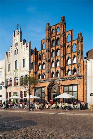 simsearch:862-03887941,k - Market square, Wismar, Mecklenburg-Western Pomerania, Germany Stock Photo - Rights-Managed, Code: 862-03888175