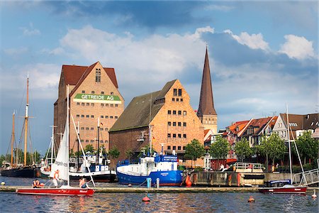 simsearch:862-03887941,k - Petrichurch and river Warnow, Rostock, Mecklenburg-Western Pomerania, Germany Stock Photo - Rights-Managed, Code: 862-03888184
