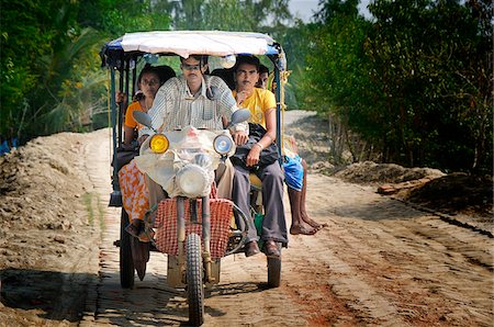 Rikscha in Dayapur. Nationalpark Sundarbans, Tiger Reserve. Westbengalen Stockbilder - Lizenzpflichtiges, Bildnummer: 862-03888415