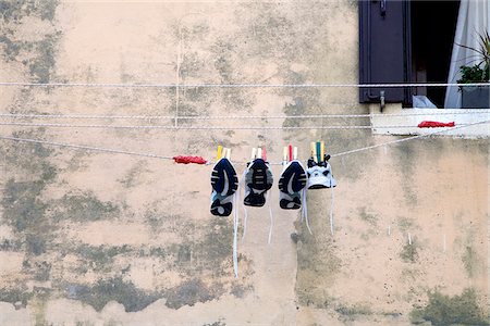 simsearch:862-03888567,k - Shoes on washing line, Chioggia, Venice, Veneto, Italy Stock Photo - Rights-Managed, Code: 862-03888543