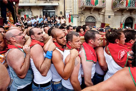 procissão - Procession at the holy festival San Paolo in Palazzolo Acreide, Sicily, Italy Foto de stock - Direito Controlado, Número: 862-03888623