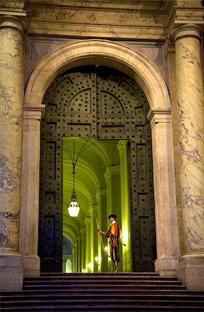 Rome (Italie) ; Un garde Suisse à l'entrée au Vatican Photographie de stock - Rights-Managed, Code: 862-03888644