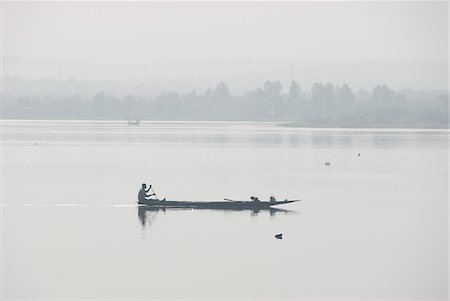 simsearch:862-03364320,k - On a foggy dawn, fishermen try their chance at the Niger river. Bamako, Mali, West Africa Foto de stock - Con derechos protegidos, Código: 862-03888774