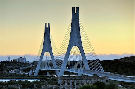 simsearch:862-05998856,k - Portimao bridge over the Arade river, Portugal Stock Photo - Rights-Managed, Code: 862-03889055