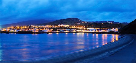 faial island - The city of Horta and the Porto Pim district at night. Faial, Azores islands, Portugal Foto de stock - Con derechos protegidos, Código: 862-03889159