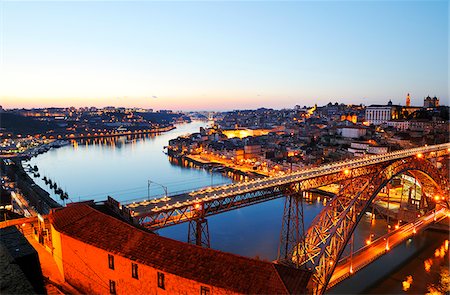 dom luis bridge - Oporto, capital of the Port wine, with the Douro river and Dom Luis bridge at sunset, Portugal Foto de stock - Con derechos protegidos, Código: 862-03889182