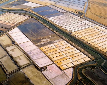 simsearch:862-05998856,k - Aerial view of salt pans in the Alcochete and Tagus river region, Portugal Stock Photo - Rights-Managed, Code: 862-03889322