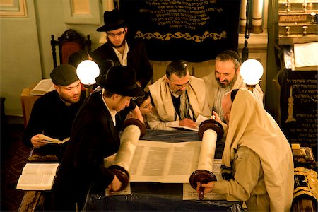 Russia, St.Petersburg; During a religious ceremony in the main old Synagogue in the historical centre Foto de stock - Con derechos protegidos, Código: 862-03889435