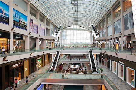 Singapore, Singapore, Marina Bay.  The Shoppes at Marina Bay Sands - a shopping mall in the  Marina Bay Sands hotel & casino complex. Stock Photo - Rights-Managed, Code: 862-03889562