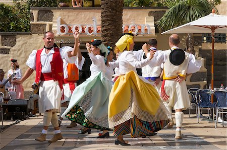 Traditional dancers in Las Palmas, Gran Canaria, Canary Islands, Spain Foto de stock - Con derechos protegidos, Código: 862-03889771