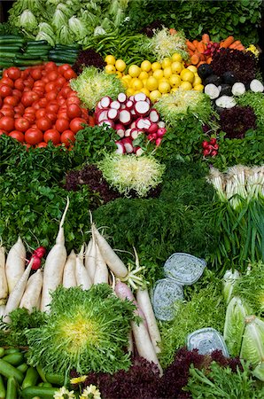 simsearch:862-03355075,k - Vegetables in a market in the historic Beyoglu district. Istanbul, Turkey Stock Photo - Rights-Managed, Code: 862-03889947