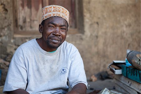 simsearch:851-02963337,k - Portrait of a local resident in Stone Town in Zanzibar, Tanzania Stock Photo - Rights-Managed, Code: 862-03890078