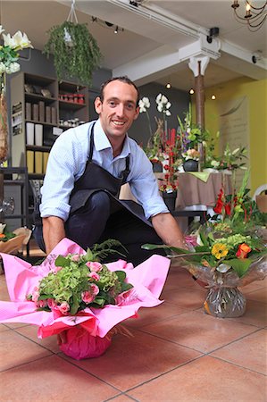 florist (männlich) - Male florist in his shop Stockbilder - Lizenzpflichtiges, Bildnummer: 877-06835641