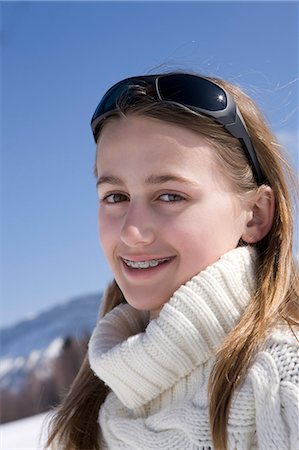 simsearch:877-06835760,k - France, winter teenage girl portrait looking the camera Stock Photo - Rights-Managed, Code: 877-06835762